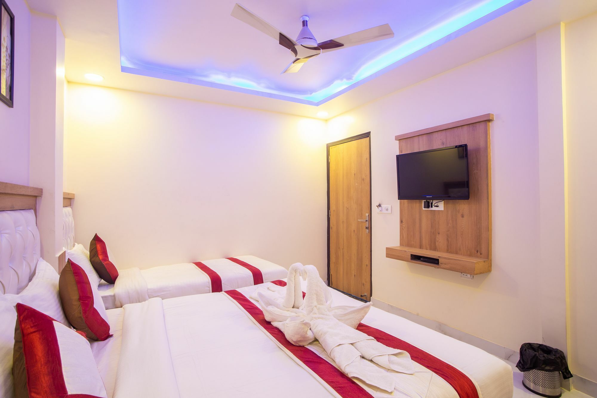 Hotel Sarthak Palace - By Pooja Hospitality Neu-Delhi Exterior foto