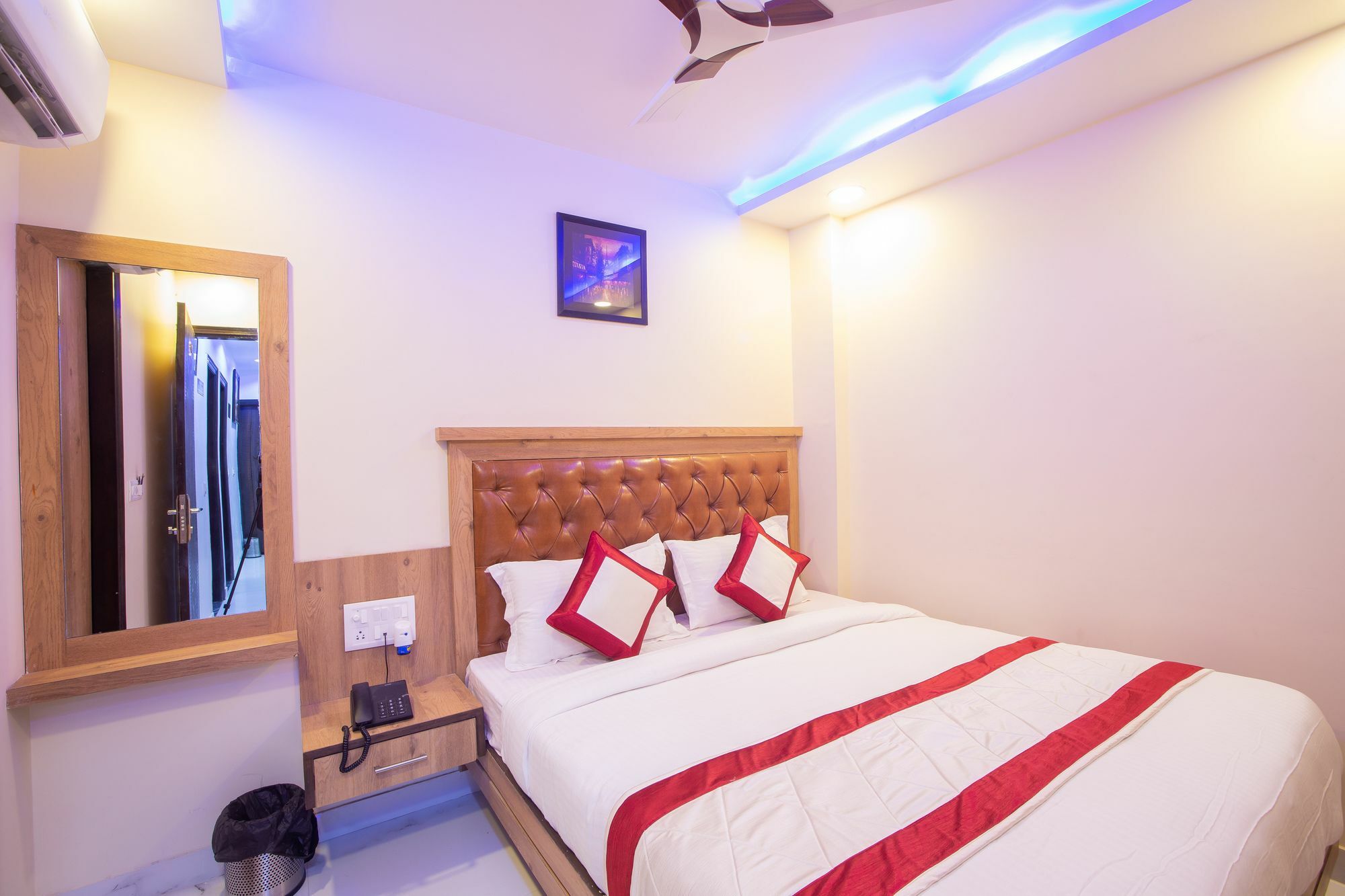 Hotel Sarthak Palace - By Pooja Hospitality Neu-Delhi Exterior foto