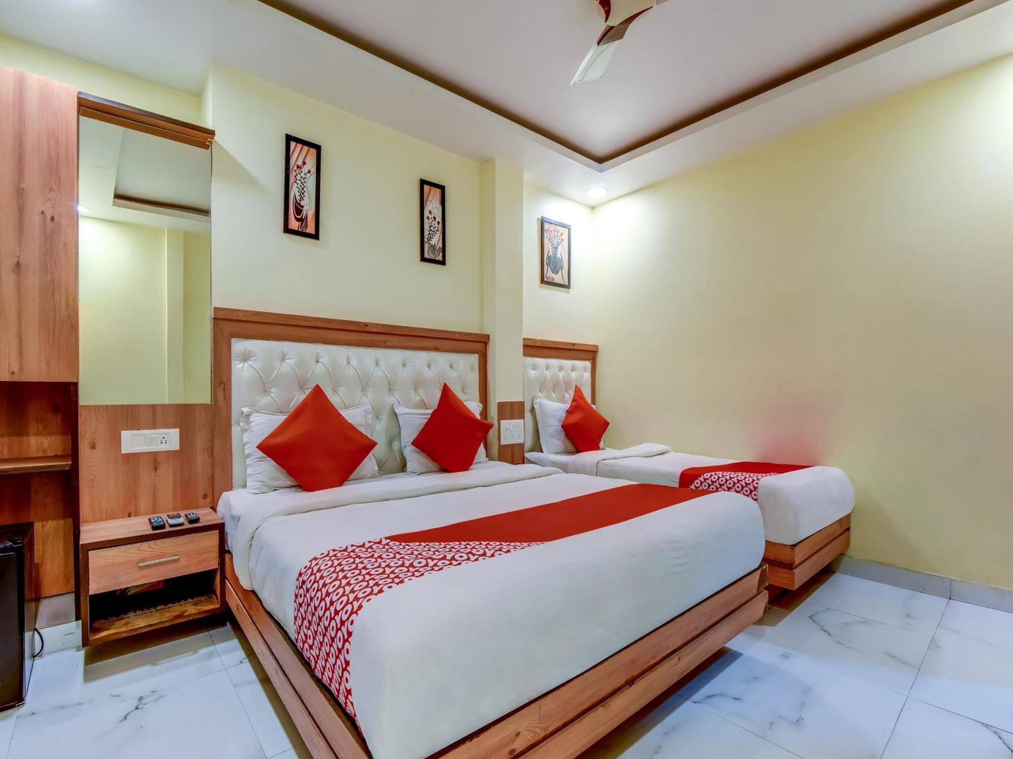 Hotel Sarthak Palace - By Pooja Hospitality Neu-Delhi Exterior foto